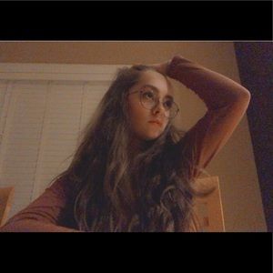 Meet your Posher, Elizabeth